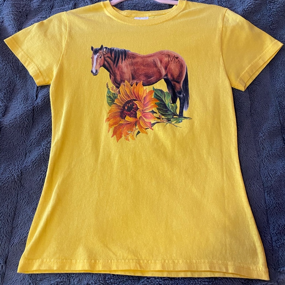 Maria Machetes. Sunflower & horse tee